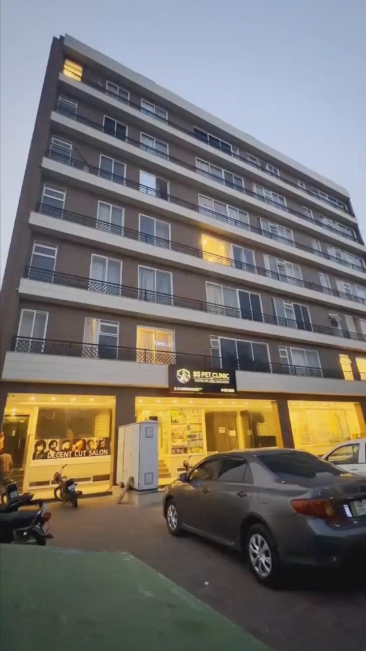 350 Sqft Flat / Apartment in Bahria Town Lahore