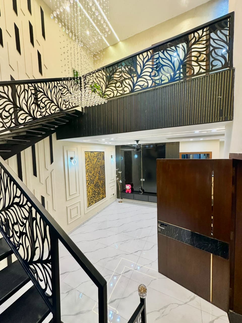 10 Marla House in Bahria Town Lahore