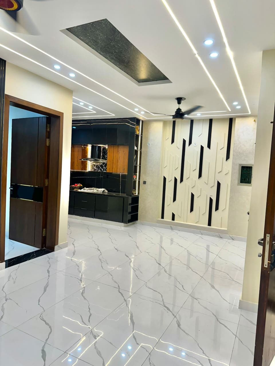 10 Marla House in Bahria Town Lahore