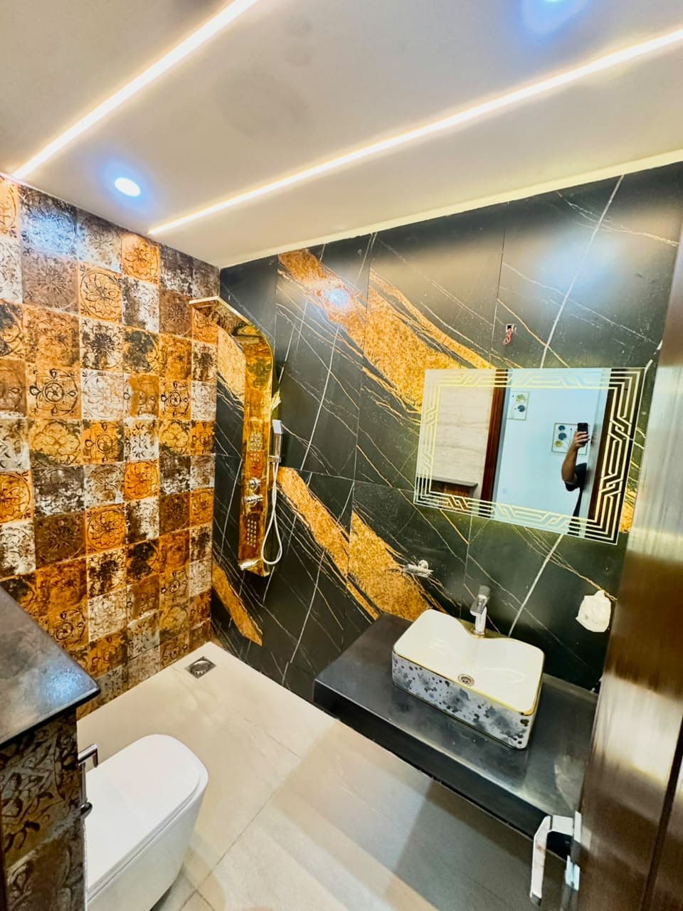 10 Marla House in Bahria Town Lahore