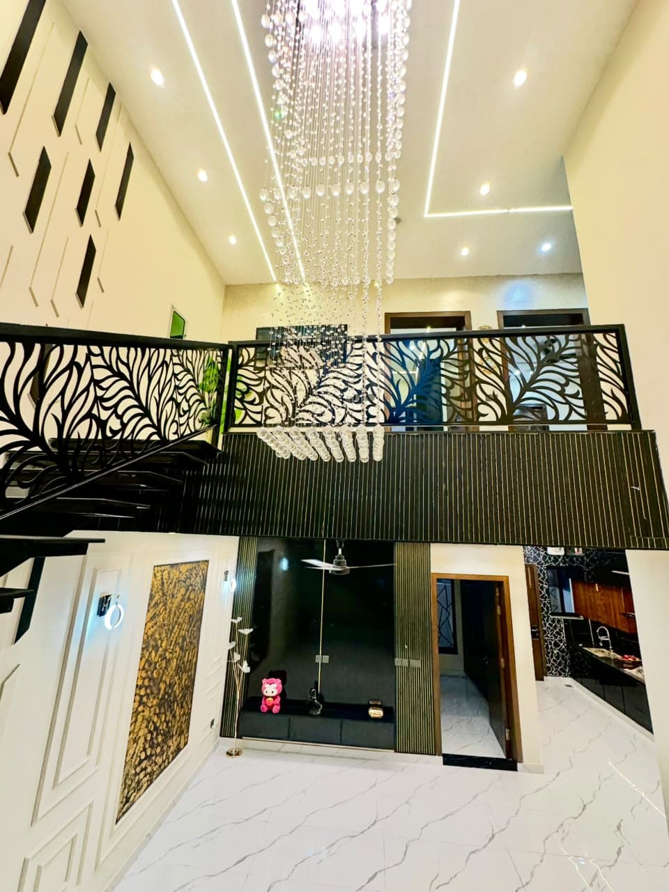 10 Marla House in Bahria Town Lahore